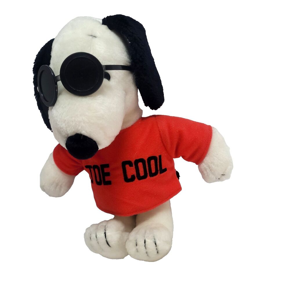 Joe Cool Snoopy Plush Peanuts 12" Sunglasses Vtg United Media Feature red tshirt